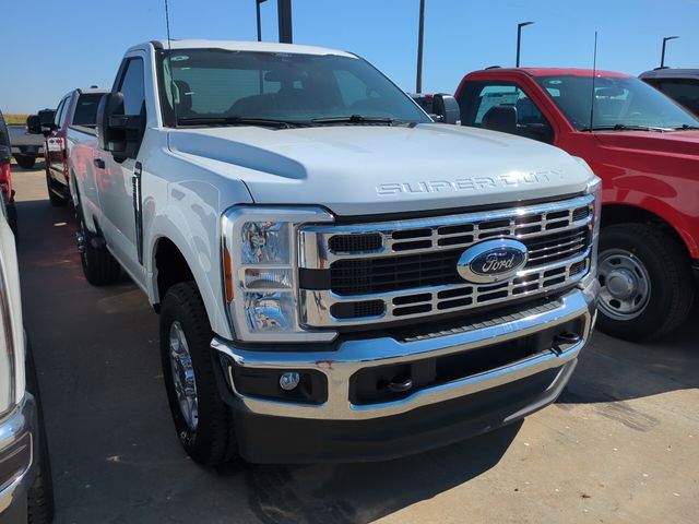 2025 Ford F-350SD XLT Truck