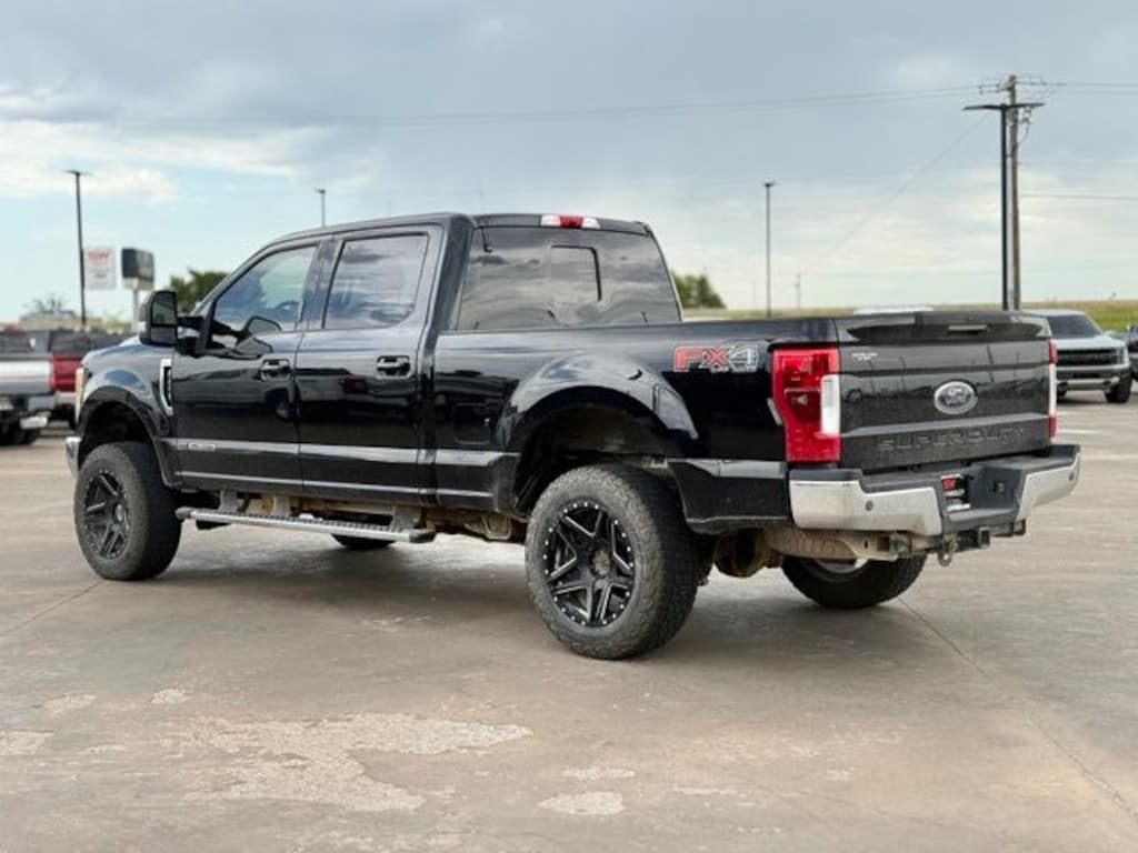 Used 2017 Ford F-250SD Lariat Truck