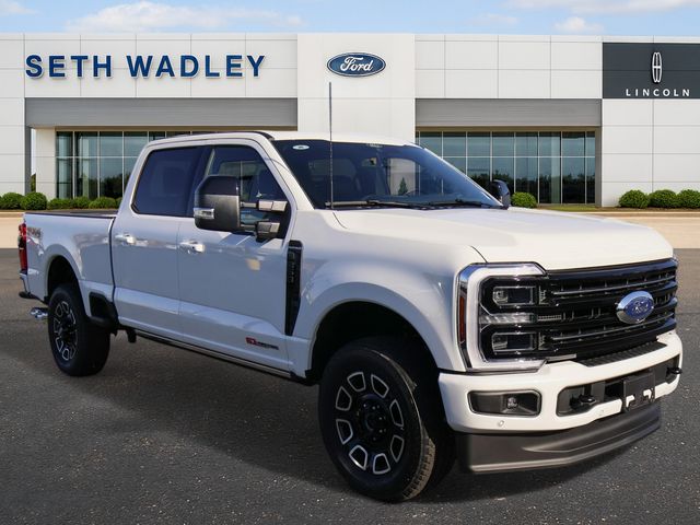 2025 Ford F-250 Super Duty Platinum's photo