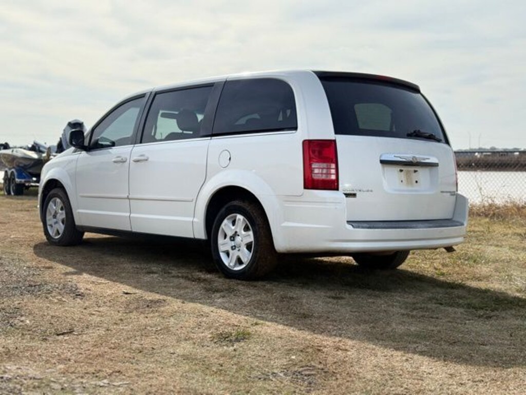 Used 2009 Chrysler Town & Country LX Minivan/Van