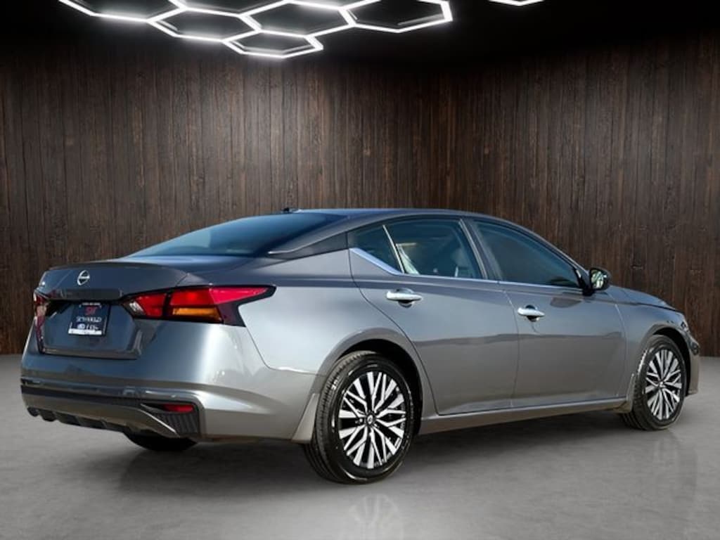 Used 2025 Nissan Altima 2.5 SV Sedan