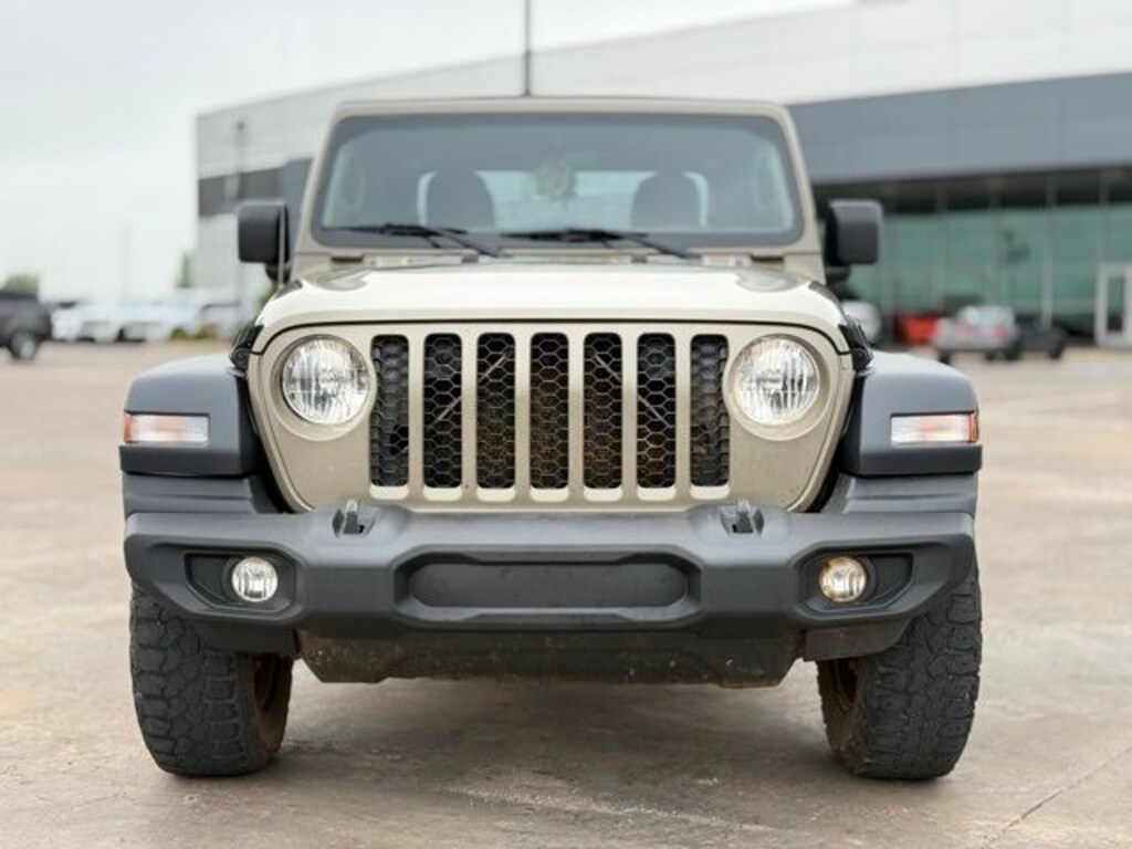 Used 2020 Jeep Gladiator Sport Truck