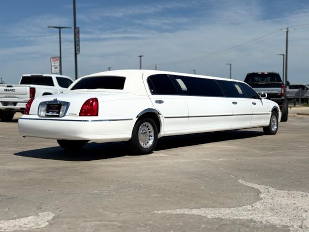 Used 2002 Lincoln Town Car Executive Sedan