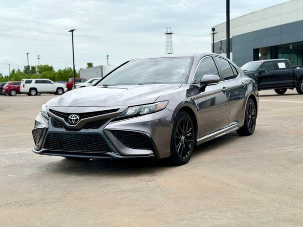 Used 2022 Toyota Camry SE Sedan