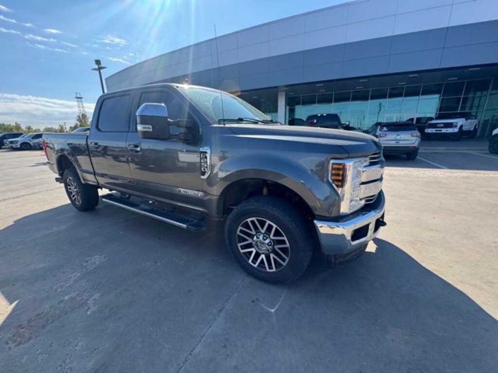 Used 2019 Ford F-250SD Lariat Truck