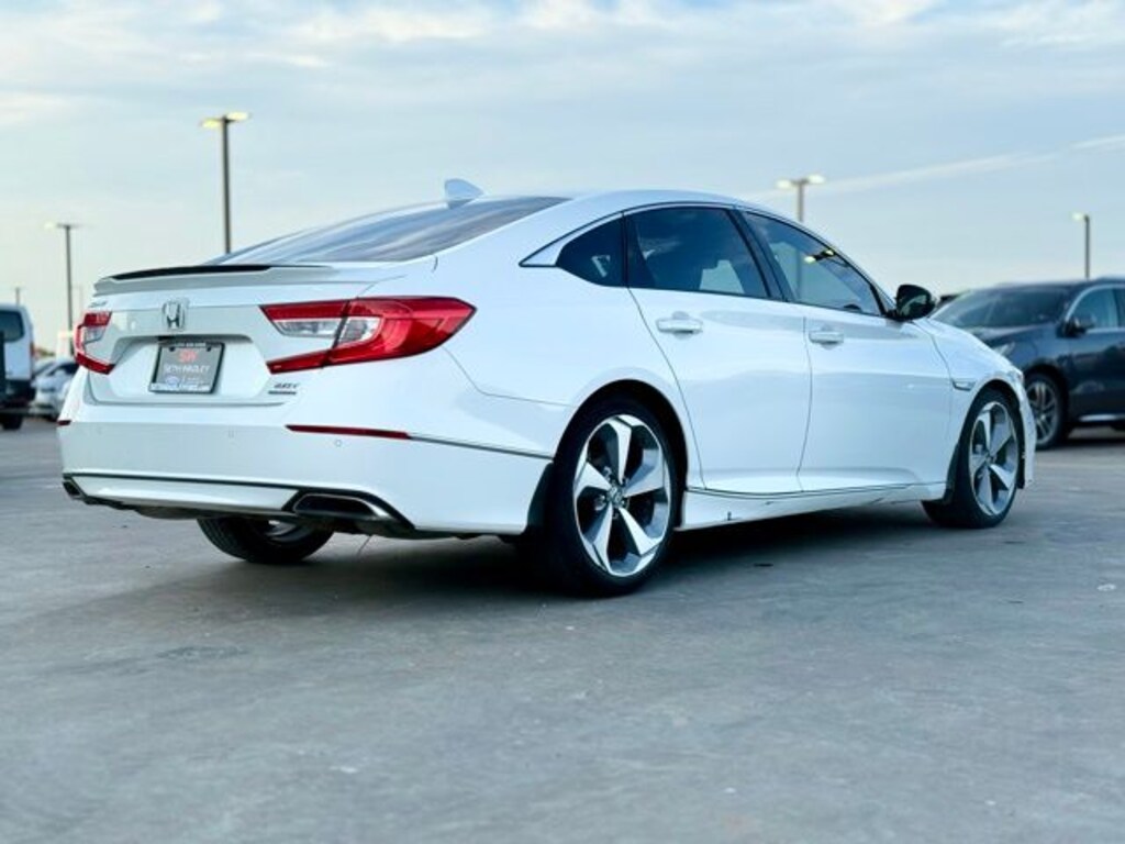 Used 2018 Honda Accord Touring 2.0T Sedan