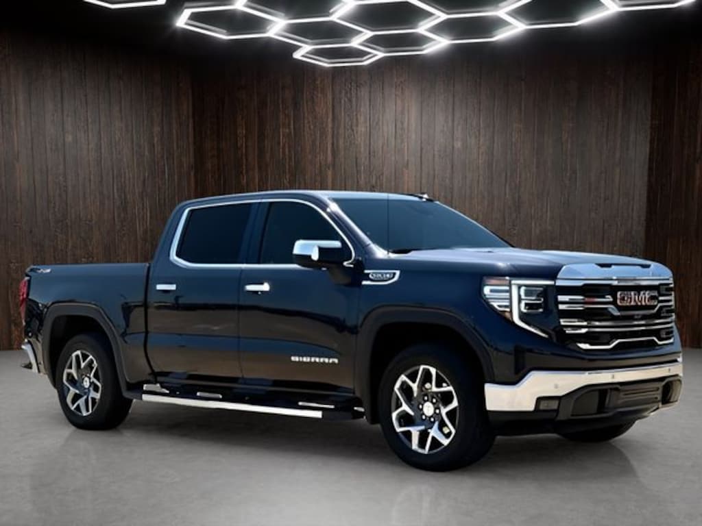 Used 2025 GMC Sierra 1500 SLT Truck