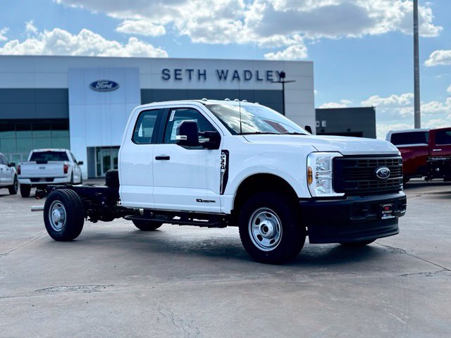 2026 Ford F-350SD XL Chassis