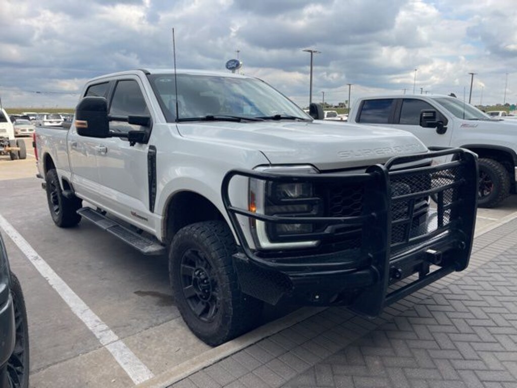 Used 2024 Ford F-250SD Lariat Truck