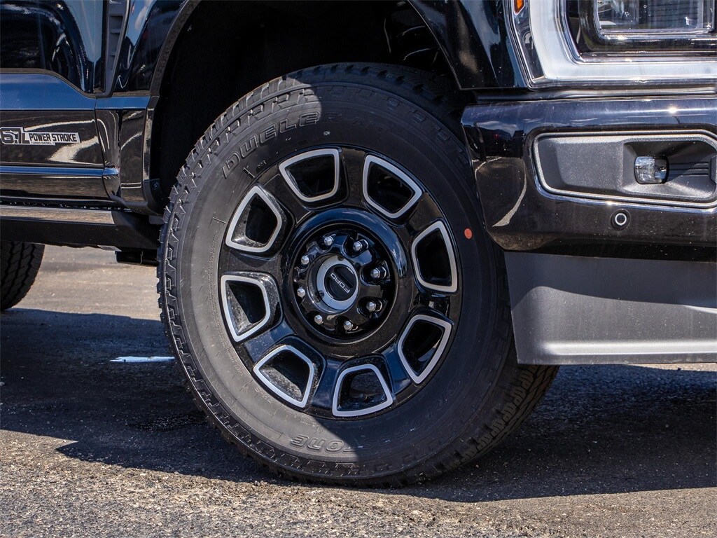 2025 Ford F-350 photo 3