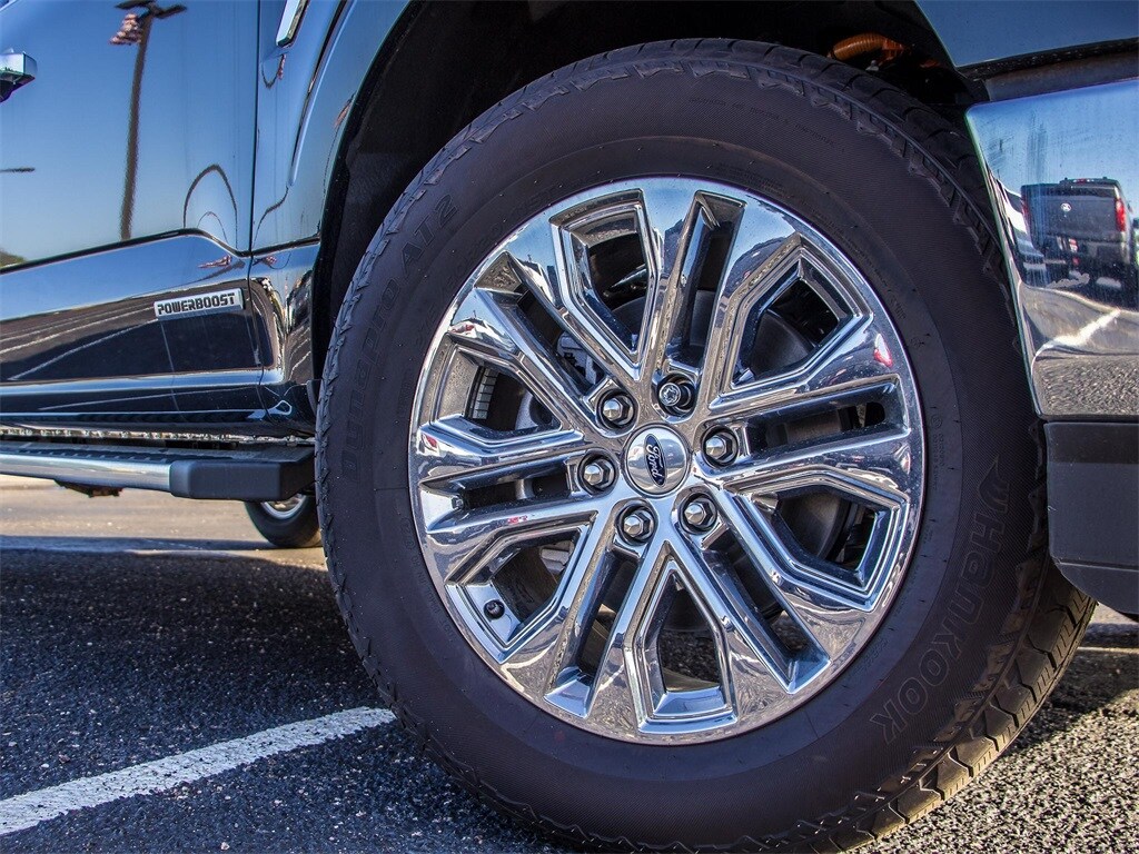 2025 Ford F-150 Lariat photo 2