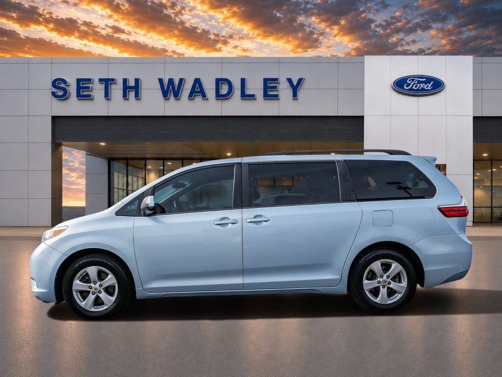 Used 2015 Toyota Sienna LE Minivan/Van