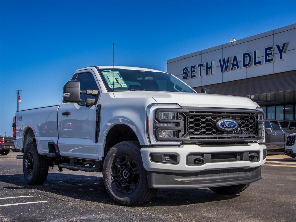 2025 Ford F-350 photo 2