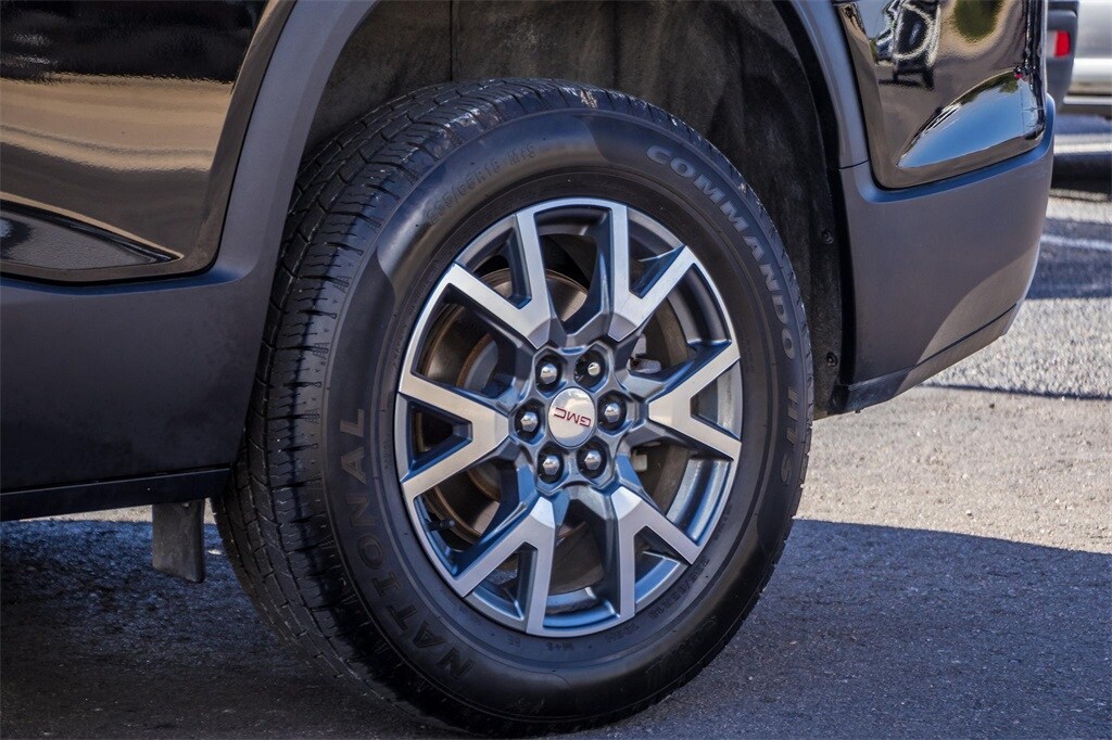 Used 2023 GMC Acadia SLT SUV