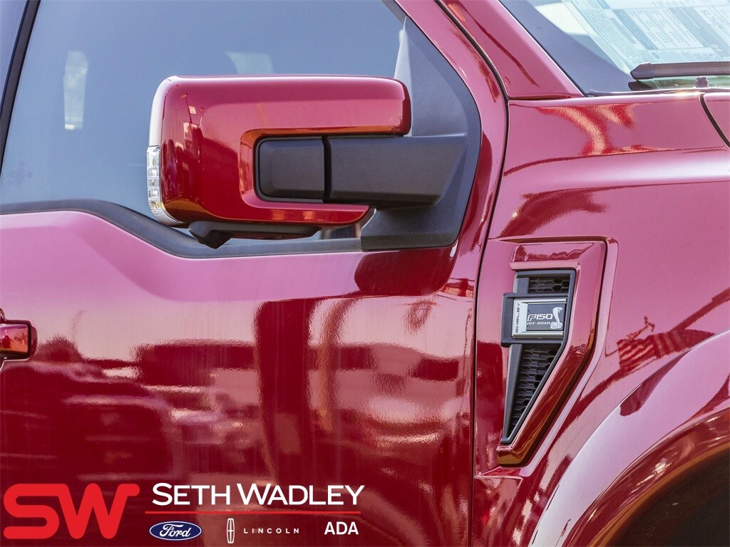 2025 Ford F-150 Lariat photo 2