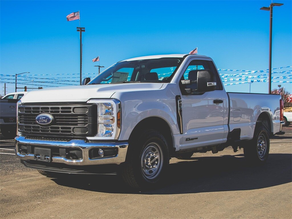 2025 Ford F-250 photo 3