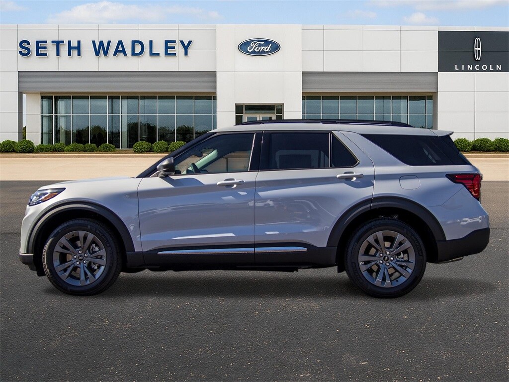 2025 Ford Explorer photo 4