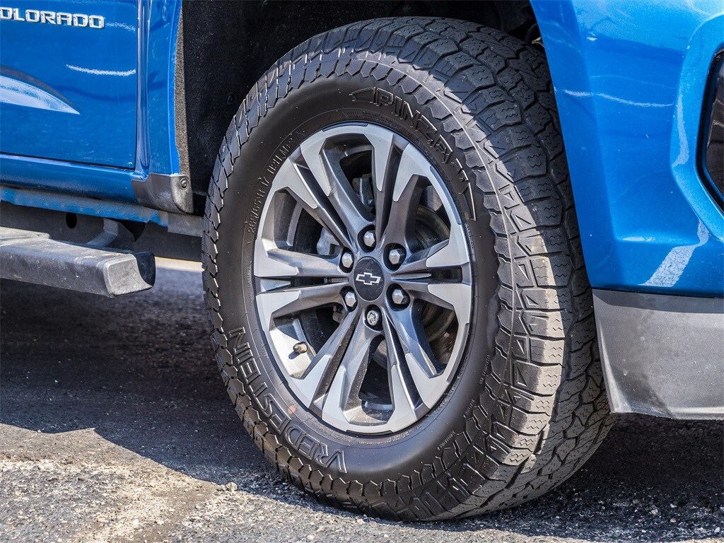 2021 Chevrolet Colorado Z71 photo 2