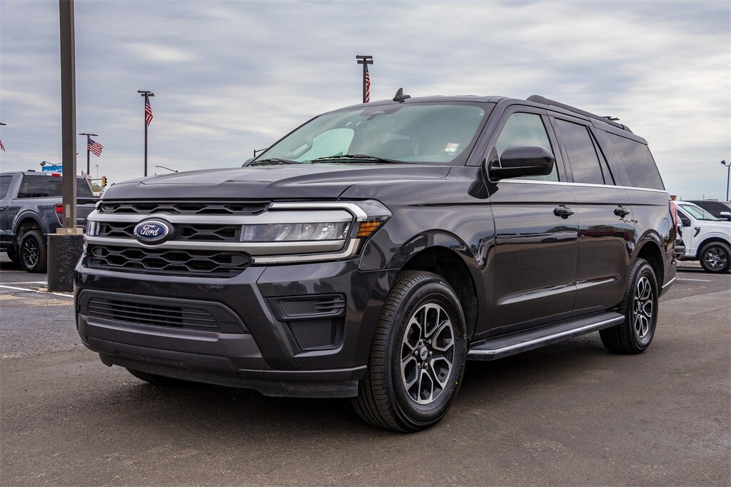 2023 Ford Expedition MAX XLT photo 3