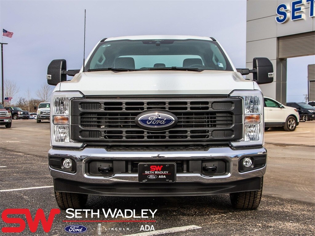 2025 Ford F-250 photo 2