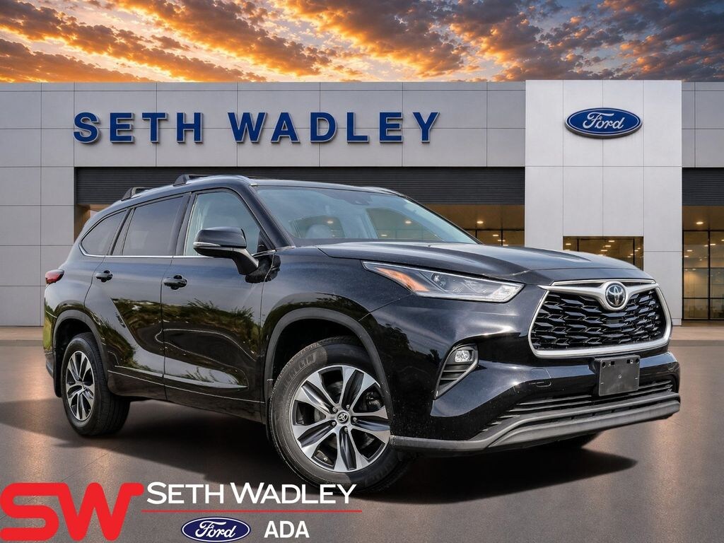 Used 2021 Toyota Highlander XLE SUV