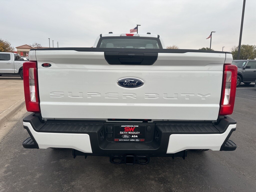 2026 Ford F-350 photo 3