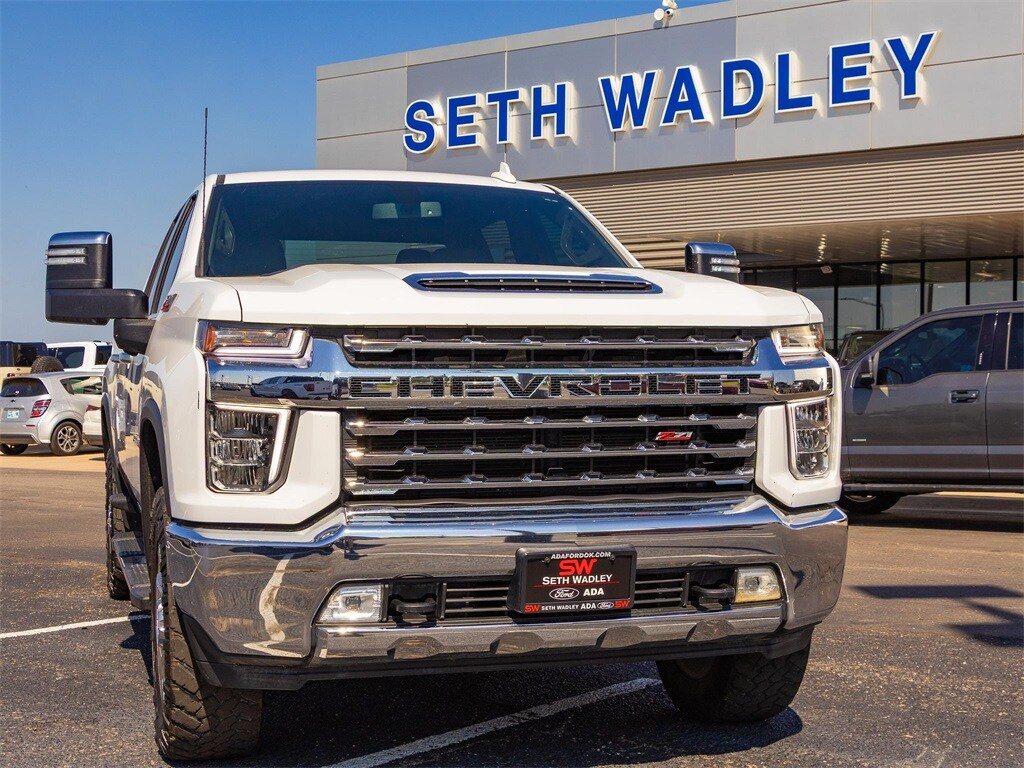 2022 Chevrolet Silverado 2500HD LTZ Z71 photo 2