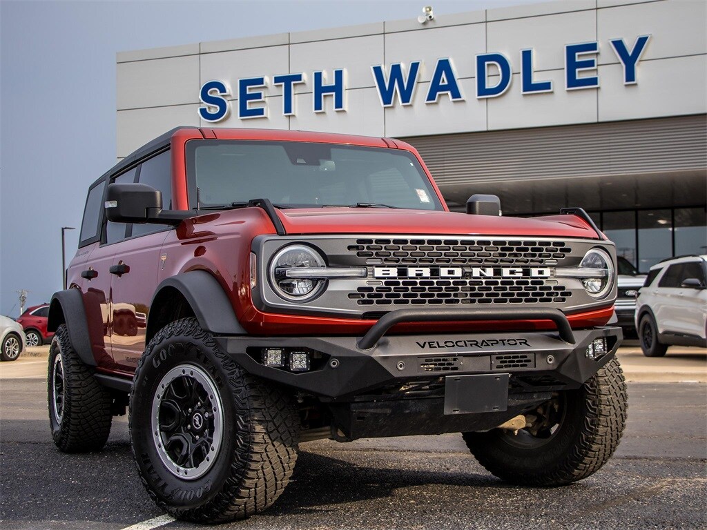 2023 Ford Bronco Badlands photo 2