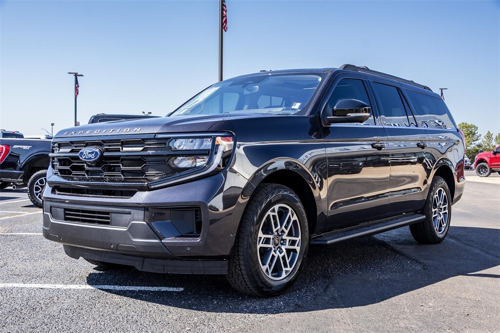2025 Ford Expedition MAX photo 3