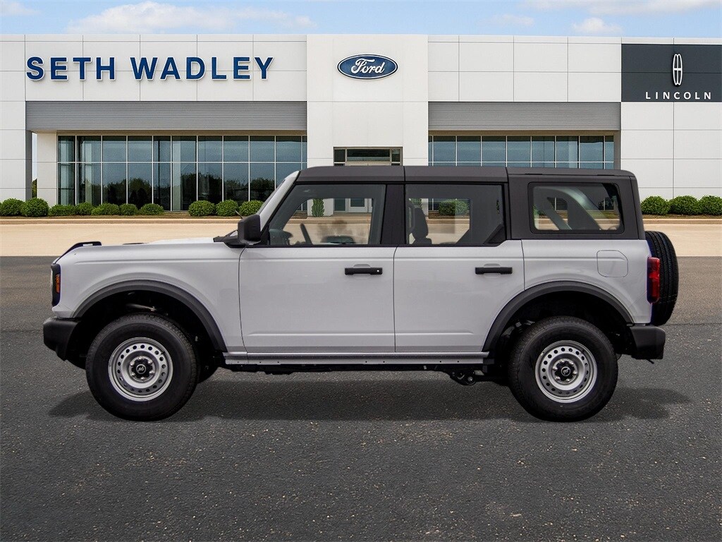 2025 Ford Bronco Base photo 3