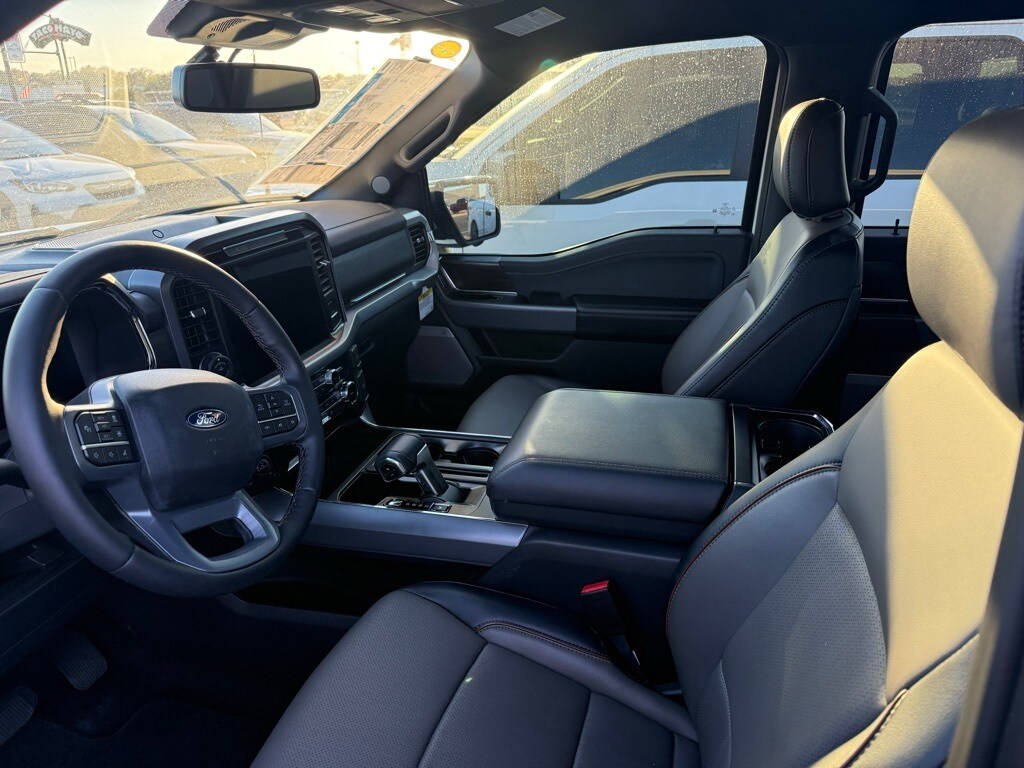 2025 Ford F-150 Lariat photo 3