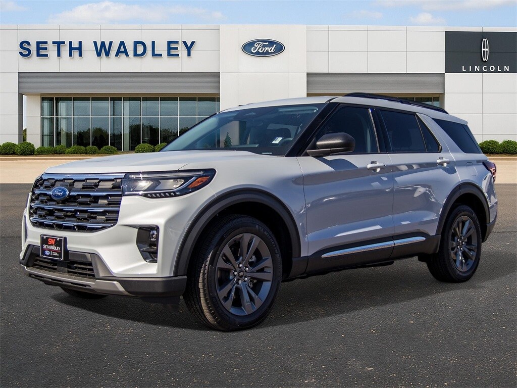 2025 Ford Explorer photo 3