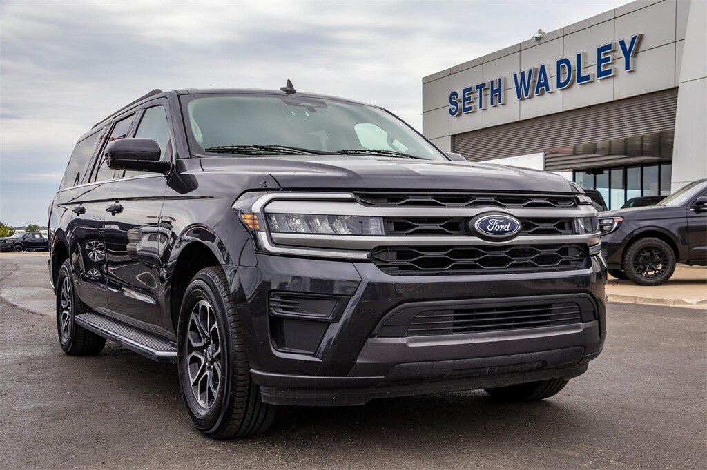 2023 Ford Expedition MAX XLT photo 2