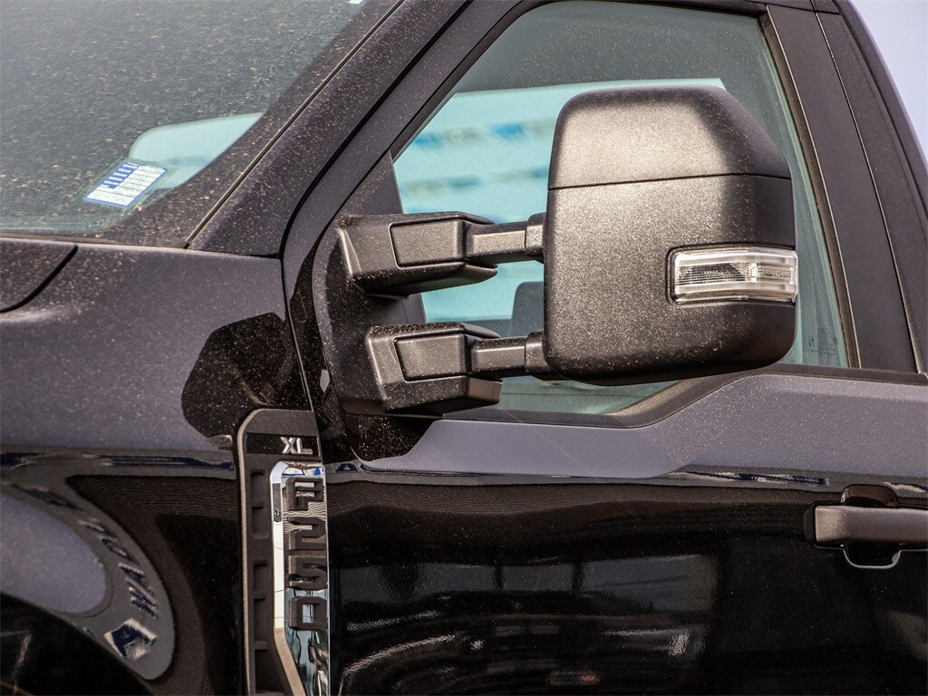 2025 Ford F-250 photo 4