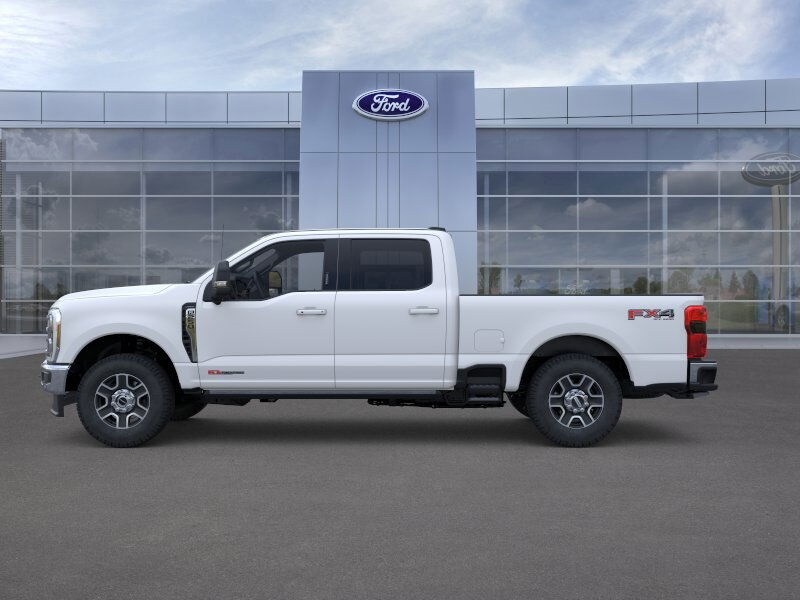 2025 Ford F-250 Lariat photo 3