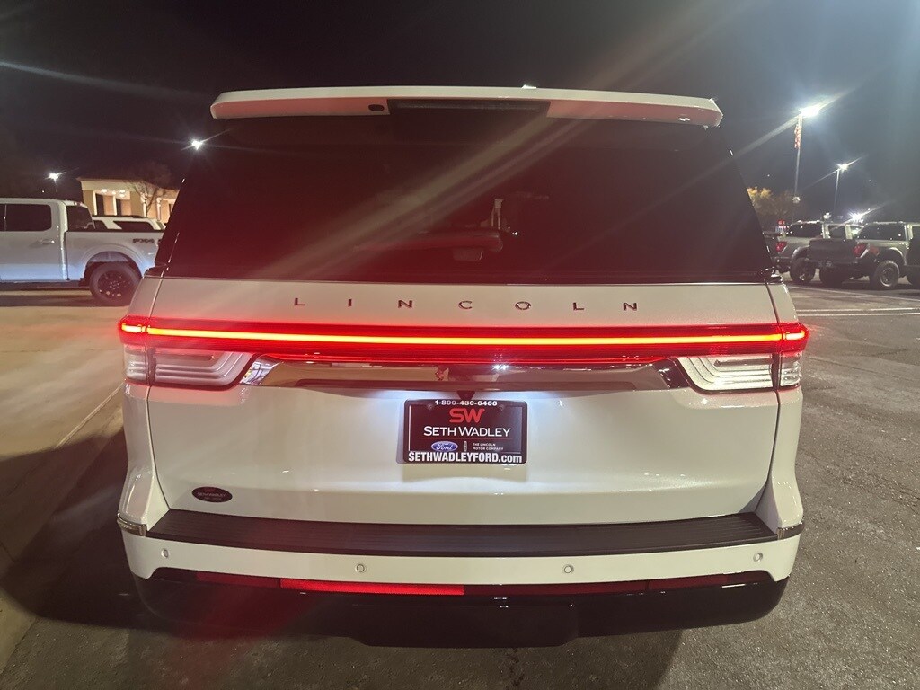 2024 Lincoln Navigator Reserve photo 2