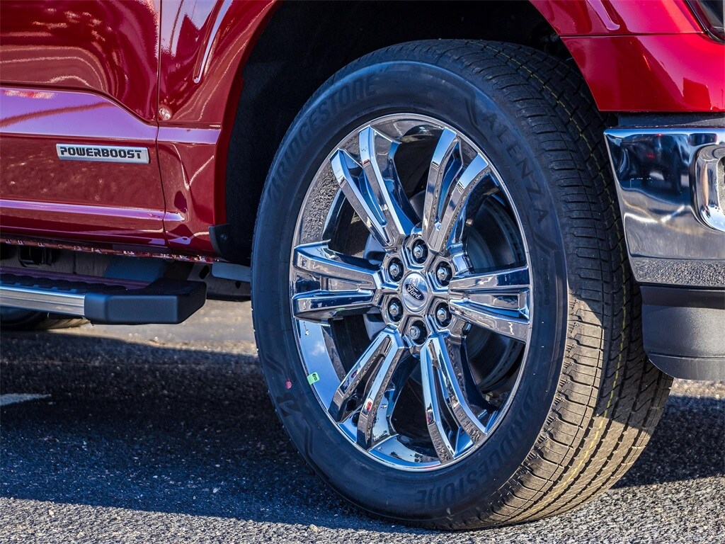 2025 Ford F-150 Lariat photo 2