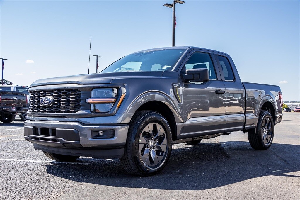 2025 Ford F-150 STX photo 3