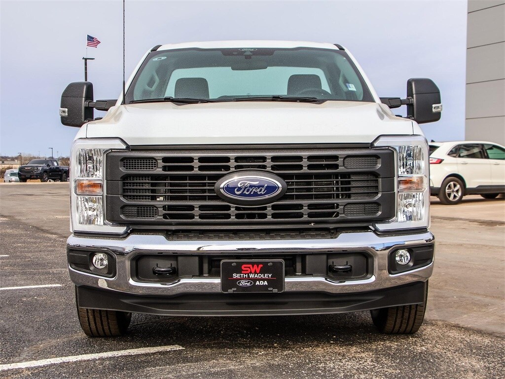 2025 Ford F-250 photo 2