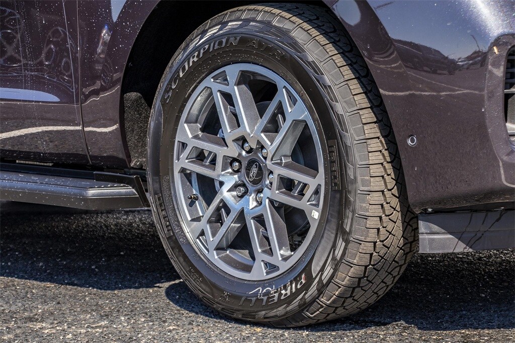 2025 Ford Expedition MAX photo 2