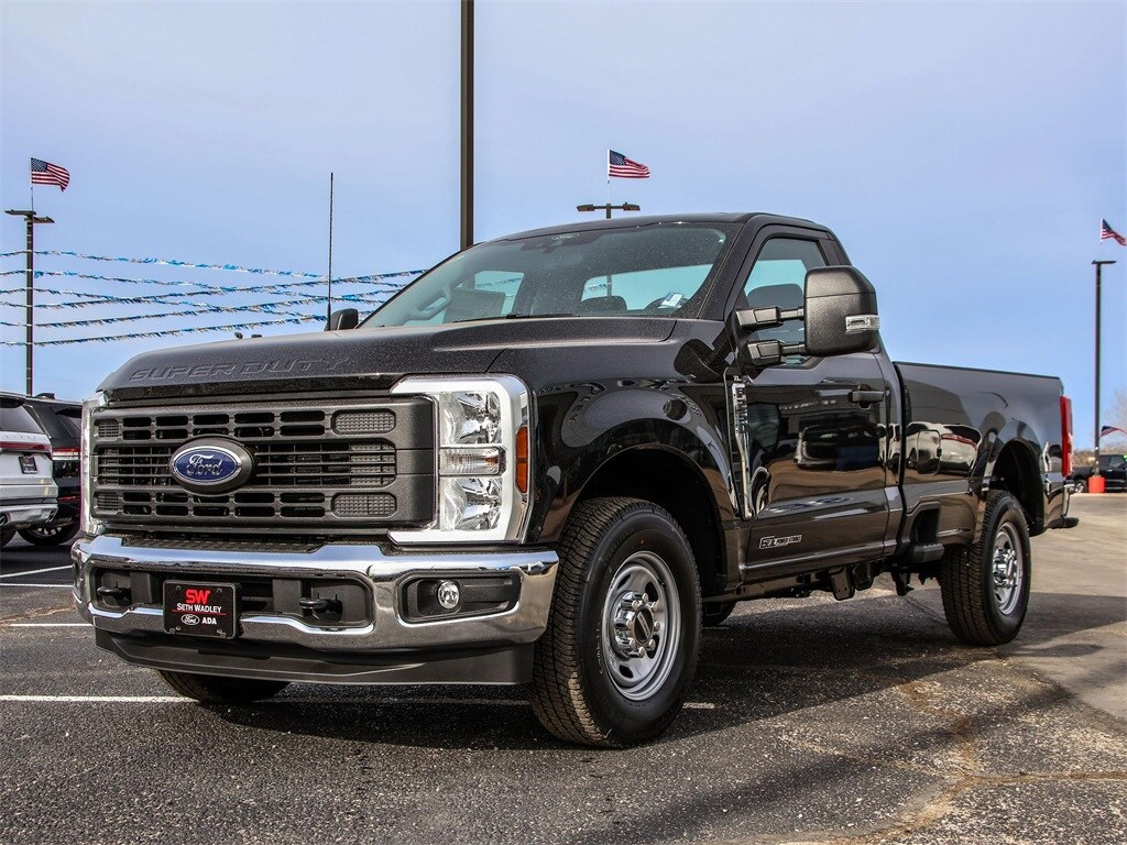 2025 Ford F-250 photo 3