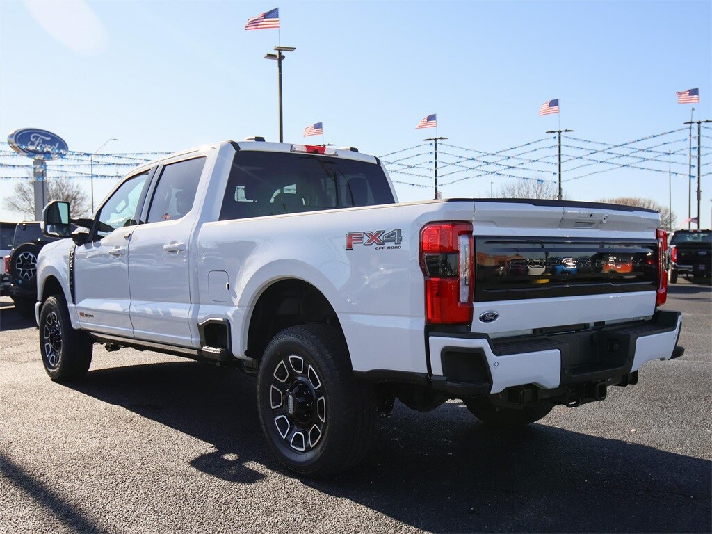 2025 Ford F-250 photo 2