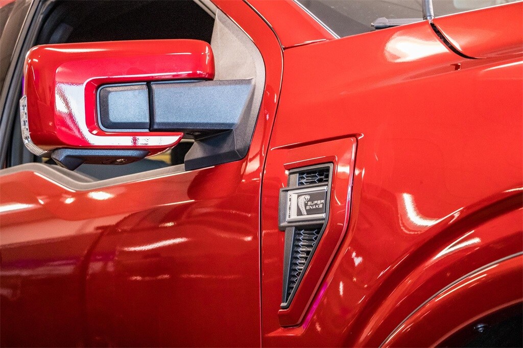 2025 Ford F-150 Lariat photo 2