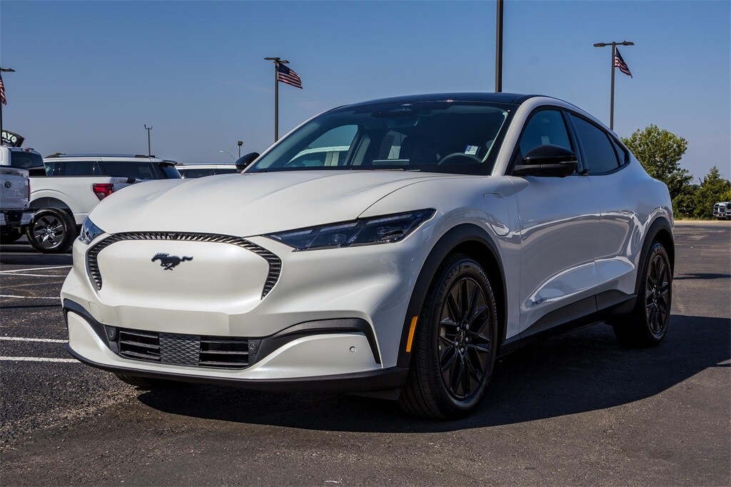 2025 Ford Mustang Mach-E Select photo 3
