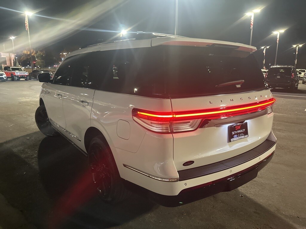 2024 Lincoln Navigator Reserve photo 3