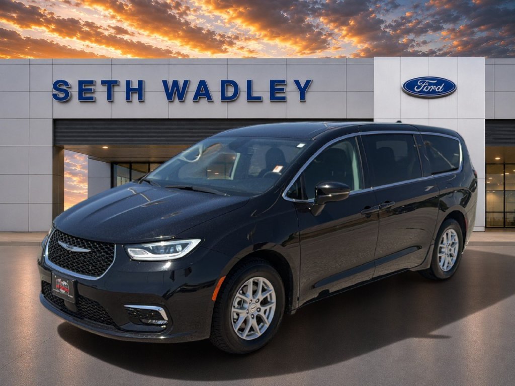 Used 2024 Chrysler Pacifica Touring L Minivan/Van