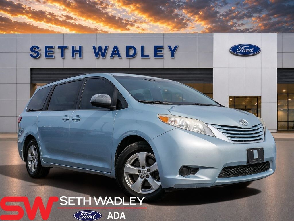 Used 2015 Toyota Sienna LE Minivan/Van