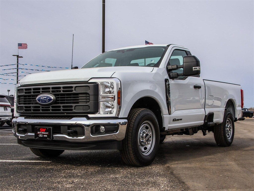 2025 Ford F-250 photo 3