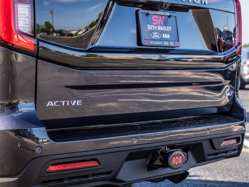 2025 Ford Expedition MAX photo 3