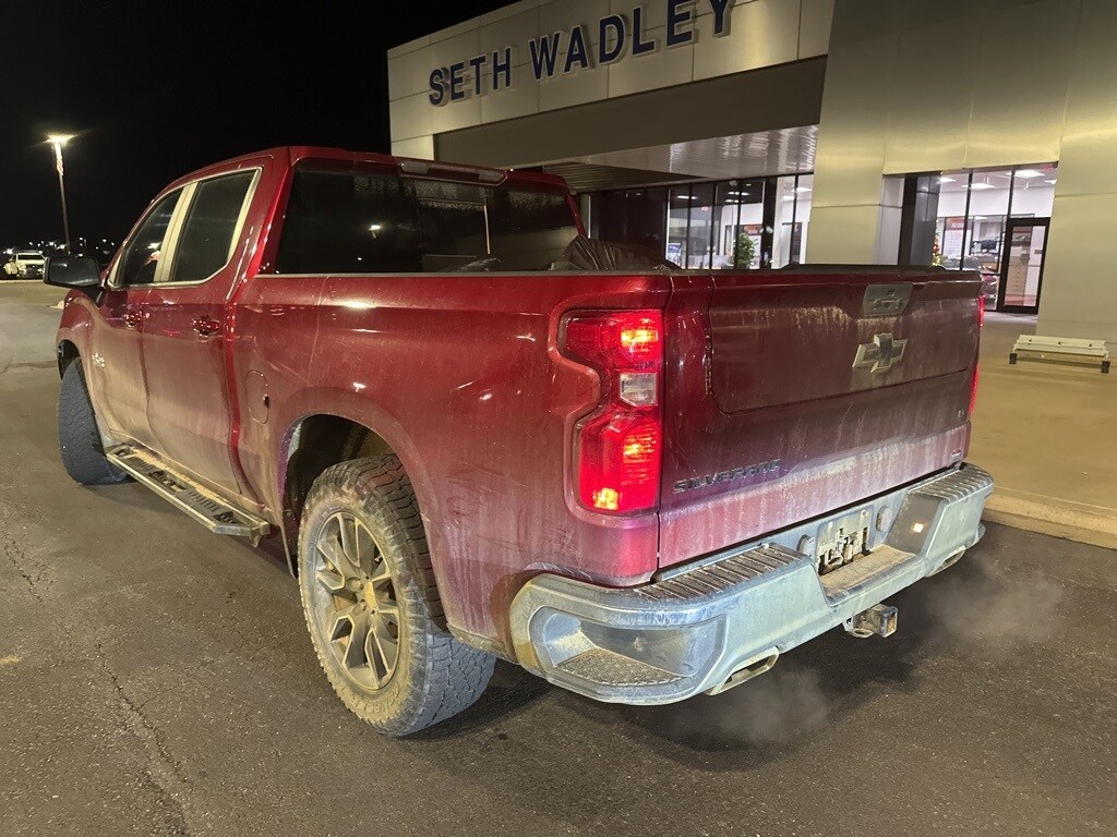 2021 Chevrolet Silverado 1500 LT photo 2